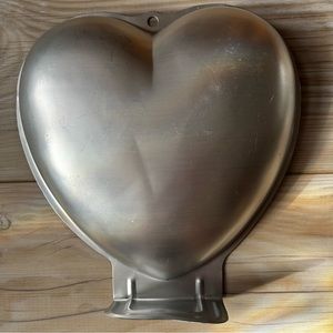 Wilton 3D Heart Cake Pan 2105-172